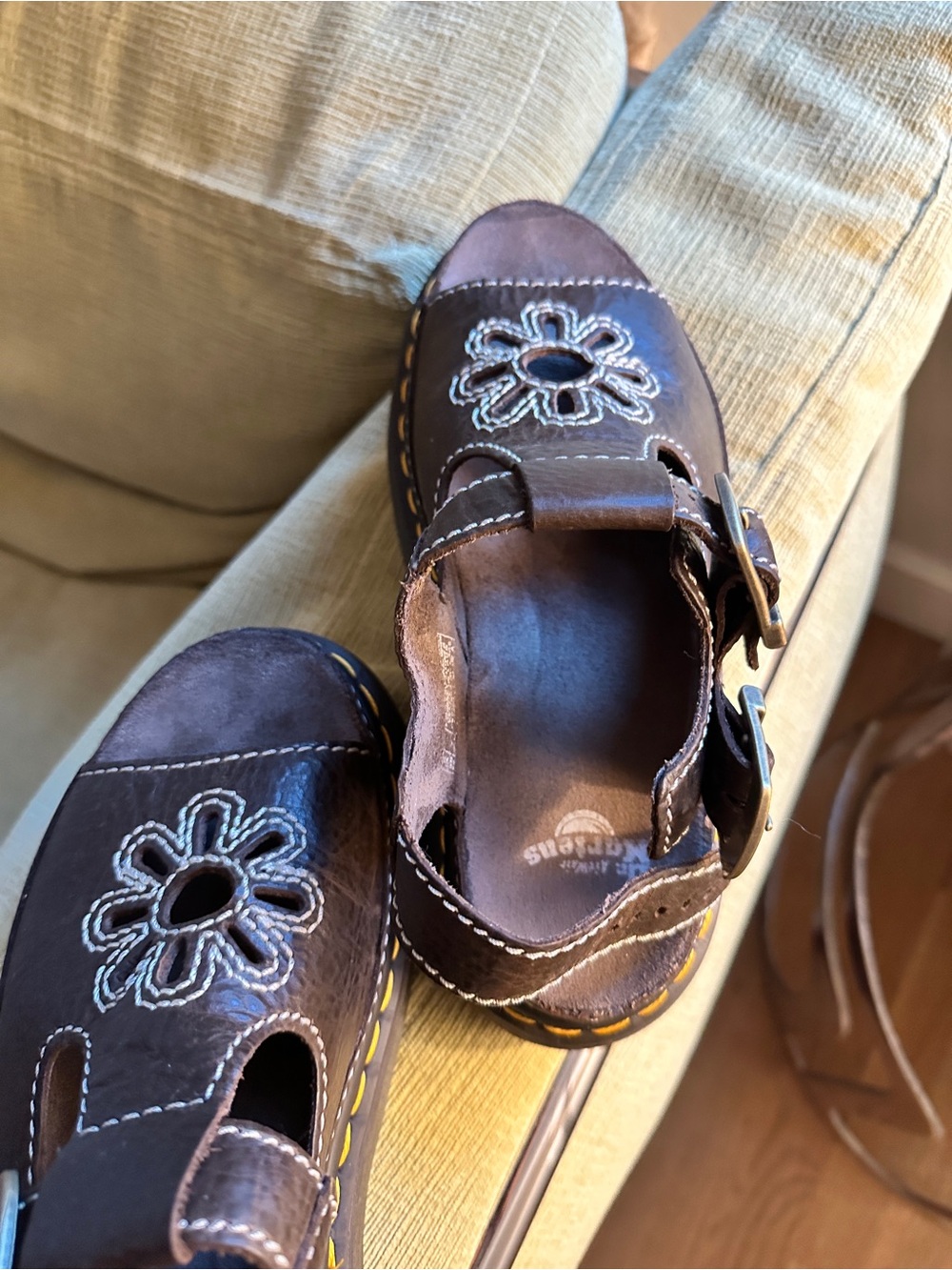 Women’s Dr. Martens Dunnet flower sandals size 7 - Picture 3 of 7